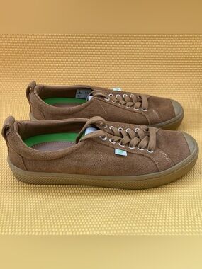 Cariuma Oca Low Top Suede Sneakers Women’s Size 9.5 color Burnt Sand
